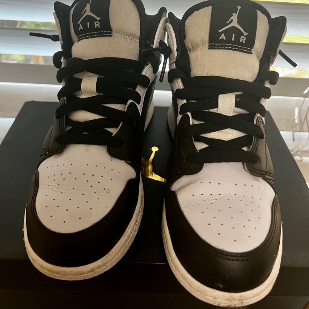 Jordan 1 Mid 6Y